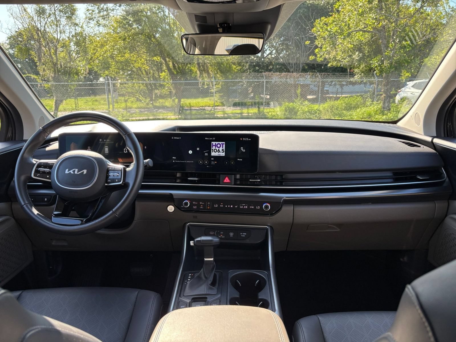 Used 2026 Kia Carnival FWD image 35