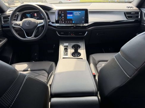 Used 2024 Volkswagen Atlas Cross Sport SE AWD/4WD image 2