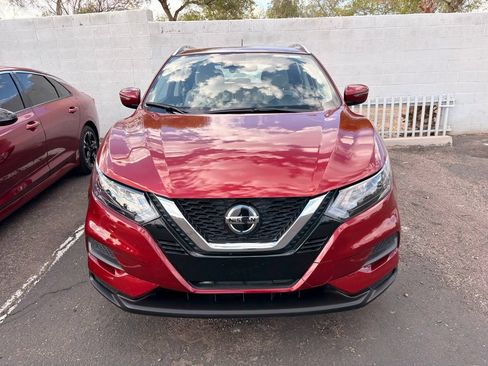 Used 2020 Nissan Rogue Sport SV FWD image 3