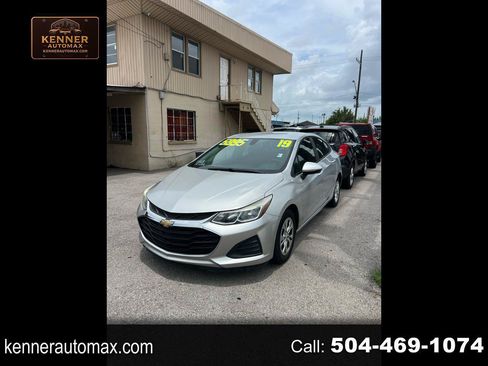 Used 2019 Chevrolet Cruze LS FWD image 1