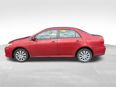 Used 2012 Toyota Corolla LE FWD image 2
