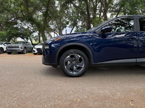 Used 2025 Nissan Rogue SV image 29