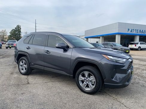 Used 2025 Toyota RAV4 XLE image 6