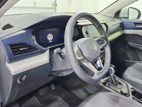 Used 2024 Volkswagen Taos SE AWD/4WD image 11