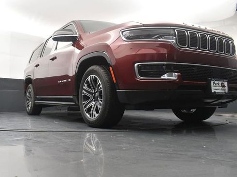 Used 2024 Jeep Wagoneer L 4WD w/ Premium Group I image 22