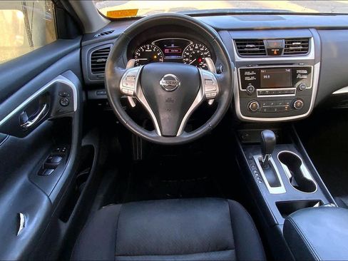 Used 2017 Nissan Altima 2.5 SR w/ Midnight Edition Package image 6