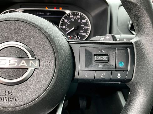 Used 2022 Nissan Rogue SV image 22