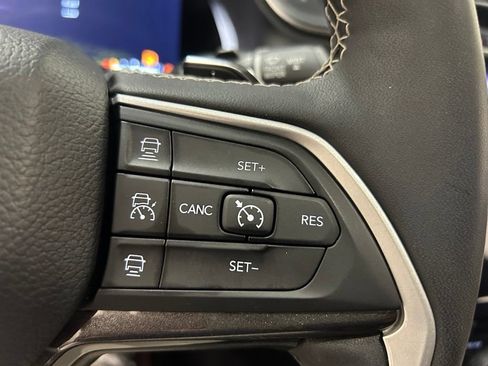 Used 2023 Jeep Grand Cherokee L Laredo AWD/4WD image 24