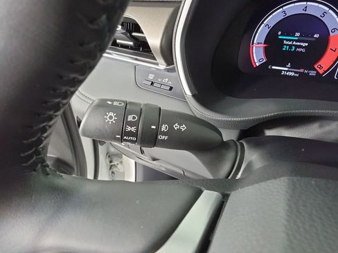 Used 2024 Toyota Highlander Limited FWD image 17