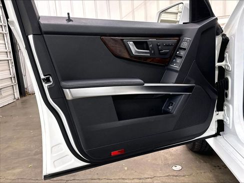 Used 2013 Mercedes-Benz GLK 350 2WD image 22