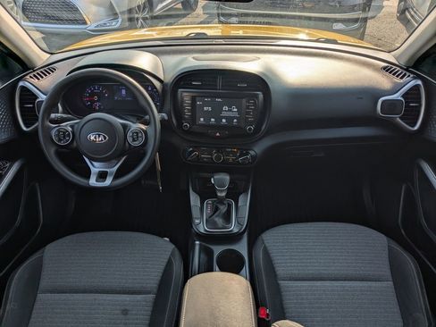 Used 2020 Kia Soul S FWD image 12