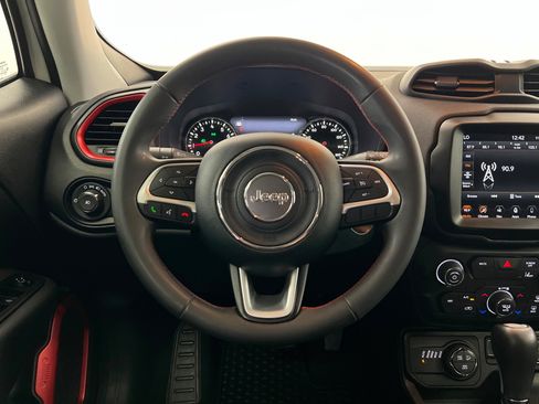 Used 2023 Jeep Renegade Trailhawk AWD/4WD image 12