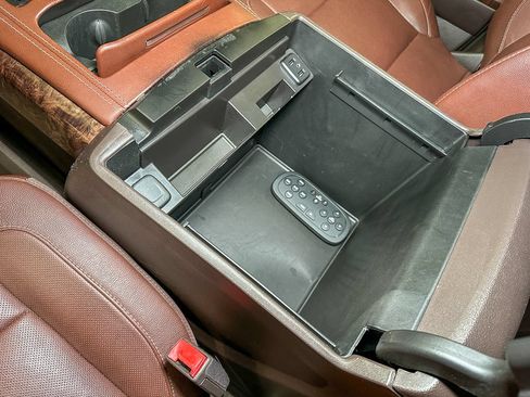 Used 2018 Chevrolet Tahoe Premier AWD/4WD image 40