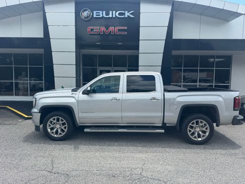 Used 2018 GMC Sierra 1500 SLT AWD/4WD image 3
