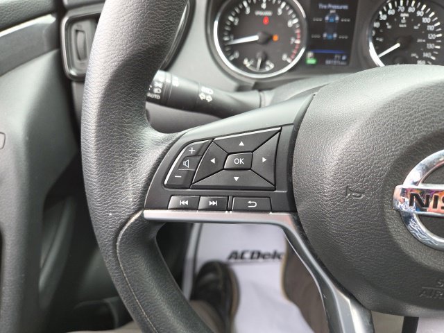 Used 2018 Nissan Rogue SV FWD image 41