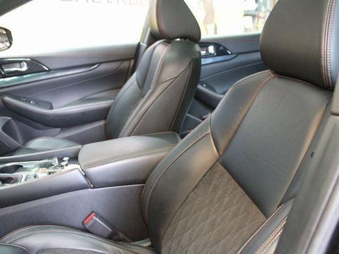 Used 2020 Nissan Maxima SR image 16
