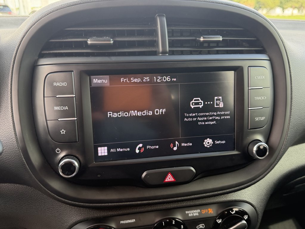 Certified 2022 Kia Soul LX FWD image 25