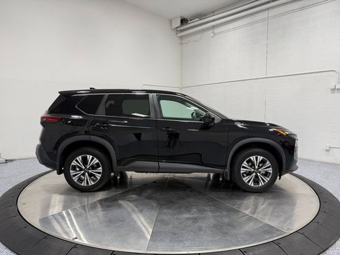 Used 2022 Nissan Rogue SV FWD image 8