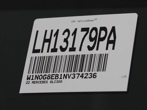 Used 2022 Mercedes-Benz GLC 300 4MATIC image 27