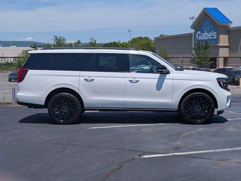 New 2026 Ford Expedition Max Platinum w/ Stealth Performance Package AWD/4WD image 5