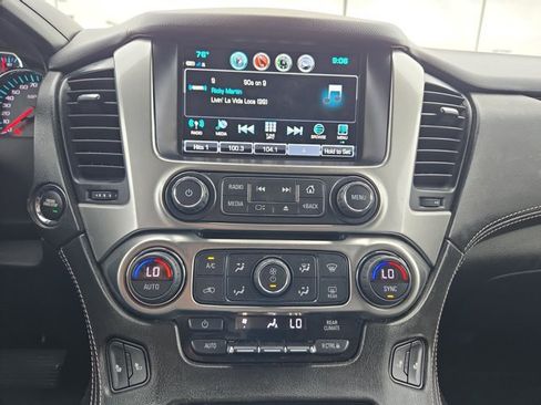Used 2020 Chevrolet Tahoe LT w/ Luxury Package RWD image 13