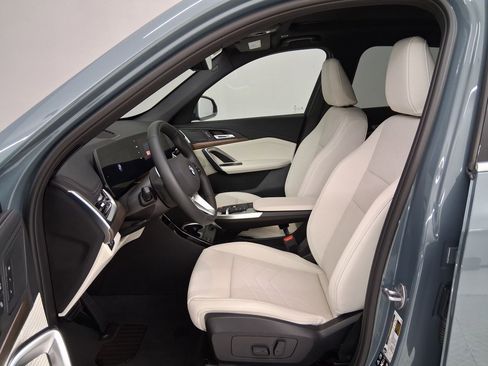 New 2026 BMW X1 xDrive28i w/ Convenience Package image 3