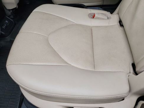 Used 2023 Toyota Highlander Limited image 16