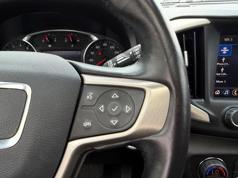Used 2020 GMC Terrain Denali w/ Denali Premium Package FWD image 13