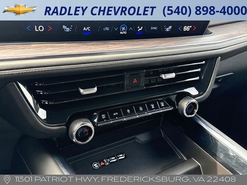 Certified 2025 Chevrolet Suburban LT image 10