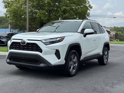 Used 2024 Toyota RAV4 XLE FWD image 24