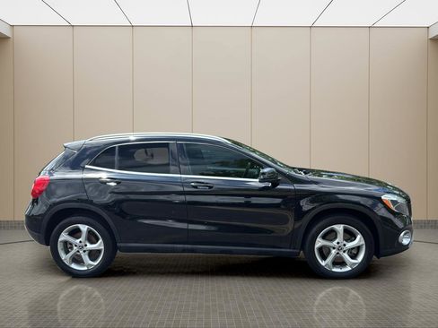 Used 2018 Mercedes-Benz GLA 250 4MATIC image 6