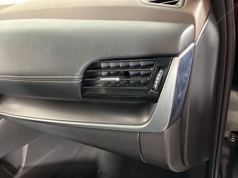 Used 2021 Nissan Rogue SV image 18