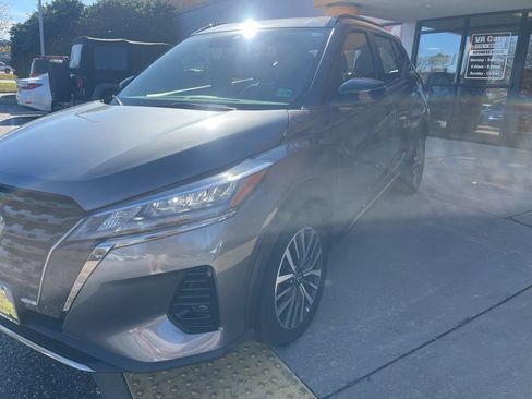 Used 2024 Nissan Kicks SR FWD image 8