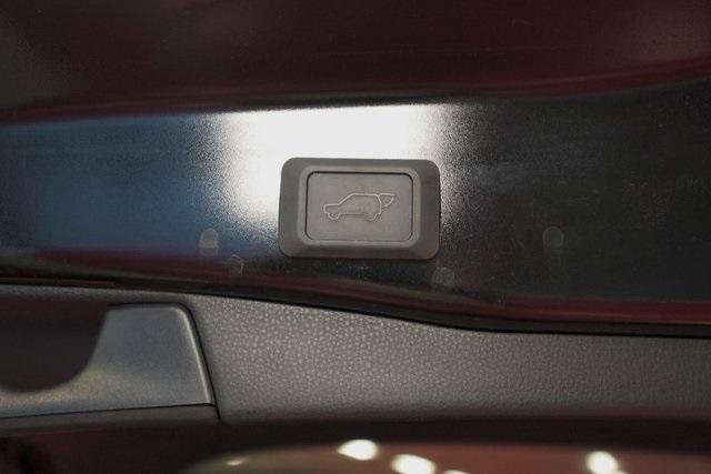 Certified 2022 Toyota RAV4 XLE Premium AWD/4WD image 39