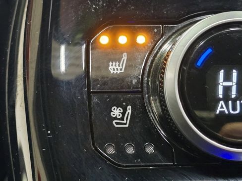 Used 2022 Toyota Highlander Limited image 11