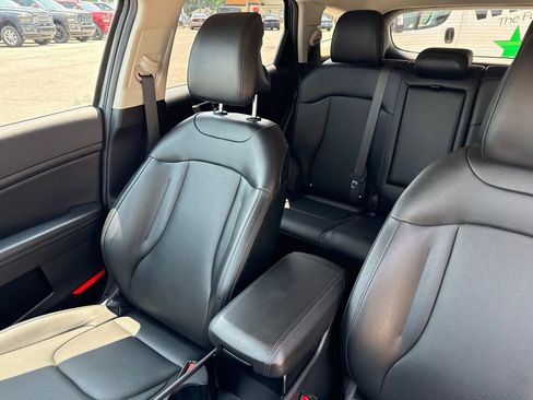 Used 2024 Kia Sportage EX FWD image 40