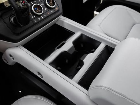 New 2026 Land Rover Defender 110 X-Dynamic SE AWD/4WD image 29