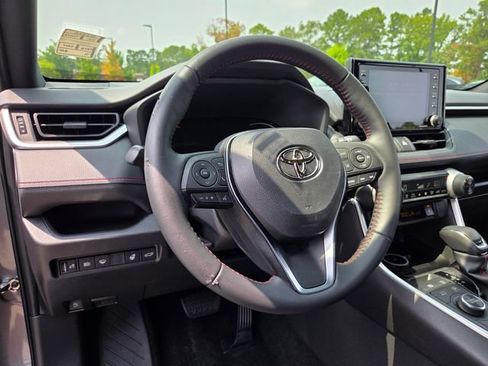 Used 2021 Toyota RAV4 SE w/ Weather & Moonroof Package AWD/4WD image 10