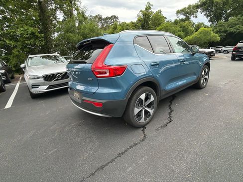 Used 2025 Volvo XC40 B5 Core AWD/4WD image 14