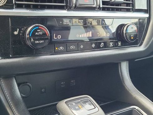Certified 2024 Nissan Pathfinder SL w/ SL Premium Package FWD image 28