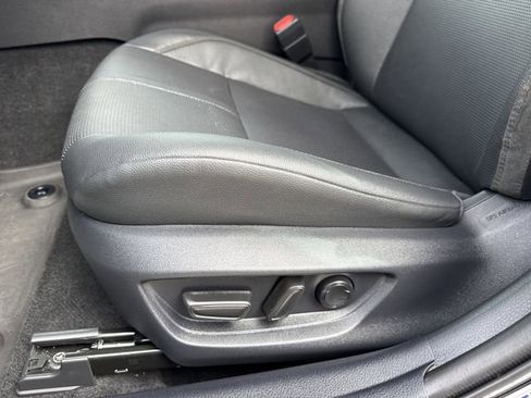 Used 2025 Toyota Camry XLE image 34