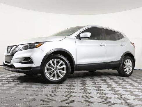 Used 2021 Nissan Rogue Sport S image 1