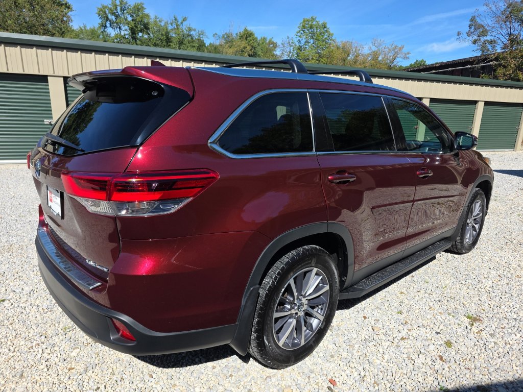 Certified 2019 Toyota Highlander XLE w/ Protection Package #3 AWD/4WD image 6