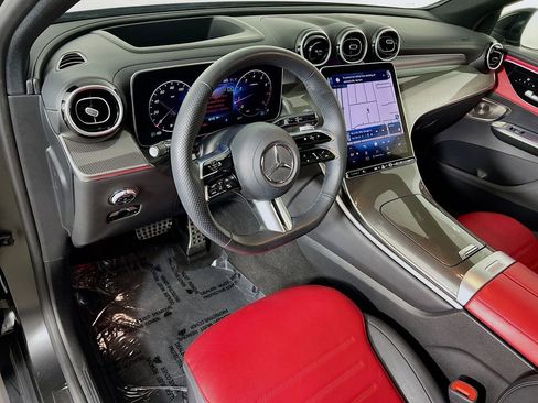 Used 2024 Mercedes-Benz GLC 300 4MATIC image 9