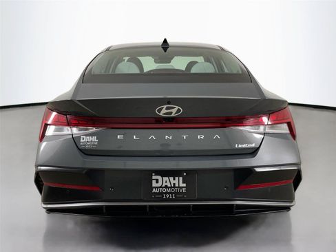Used 2024 Hyundai Elantra Limited FWD image 12