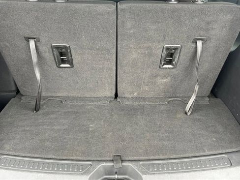 Used 2021 GMC Acadia SLE w/ Driver Convenience Package image 18