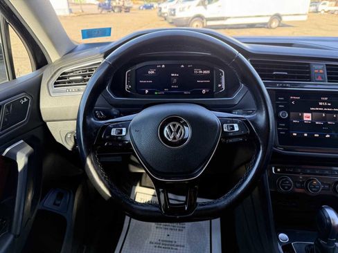 Used 2019 Volkswagen Tiguan SEL Premium image 17