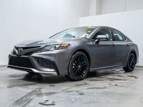 Used 2024 Toyota Camry XSE image 3