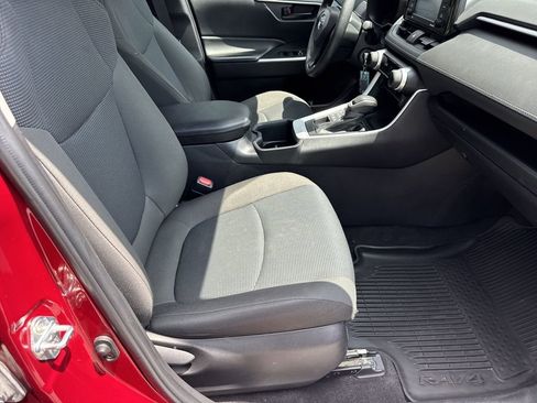 Used 2022 Toyota RAV4 LE image 13