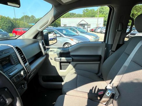 Used 2017 Ford F150 XLT image 11